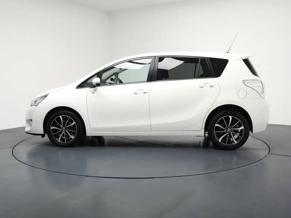 2017-toyota-verso-16d-d-4d-design-7st-big-7