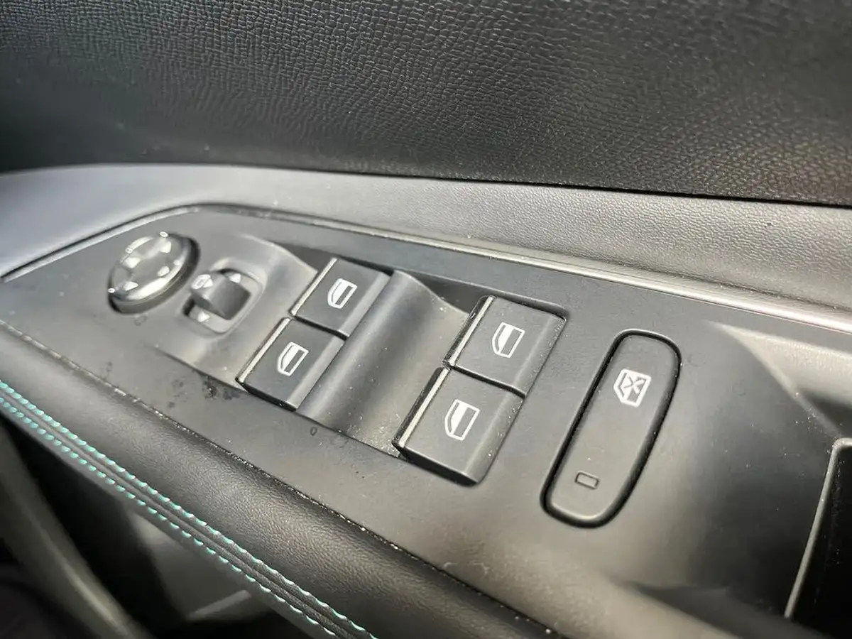 2023-peugeot-3008-suv-15-bluehdi-allure-premium-eat8-big-20