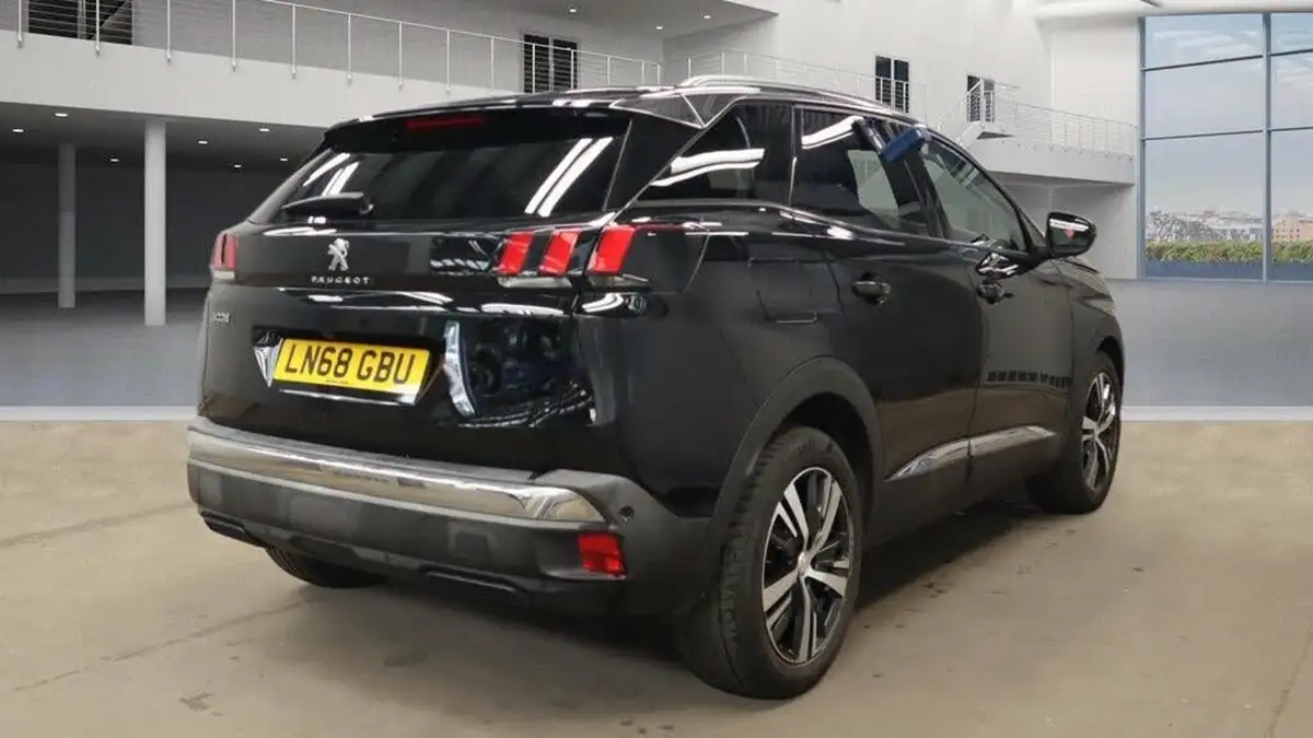 2018-peugeot-3008-suv-12-puretech-allure-big-7
