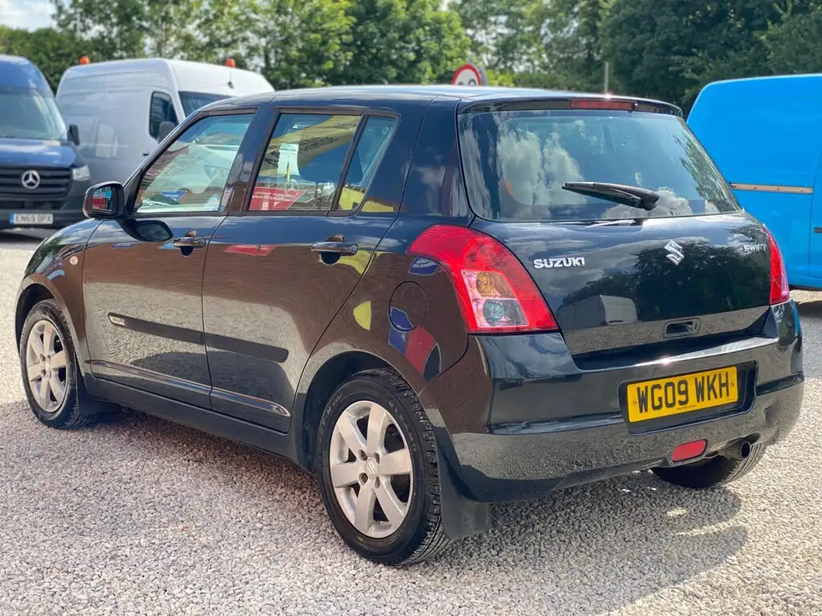 2009-suzuki-swift-13td-big-3