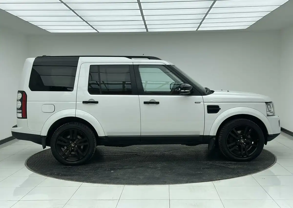 2016-land-rover-discovery-4-30-sd-v6-hse-big-3