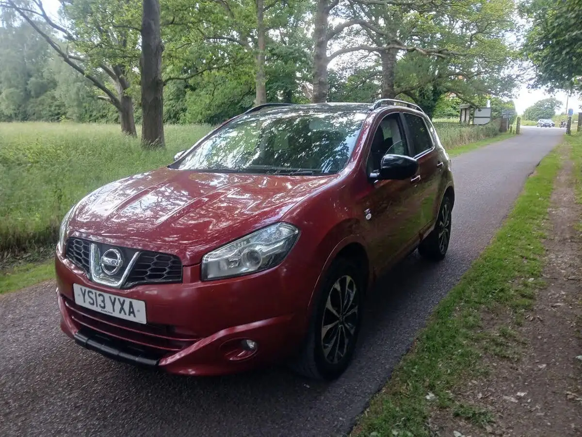 2013-nissan-qashqai-15td-360-big-2