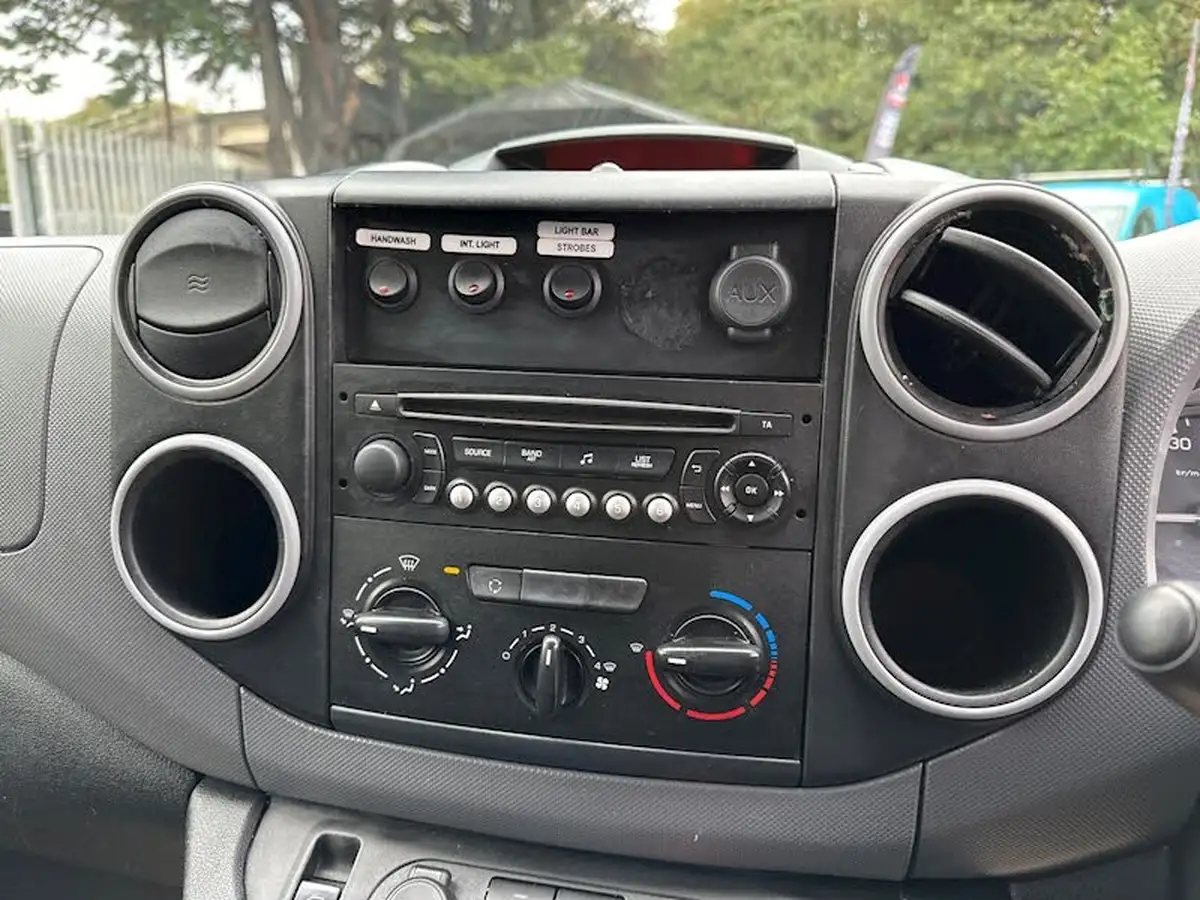 2018-peugeot-partner-16bluehdi-s-l2-756-panel-big-42