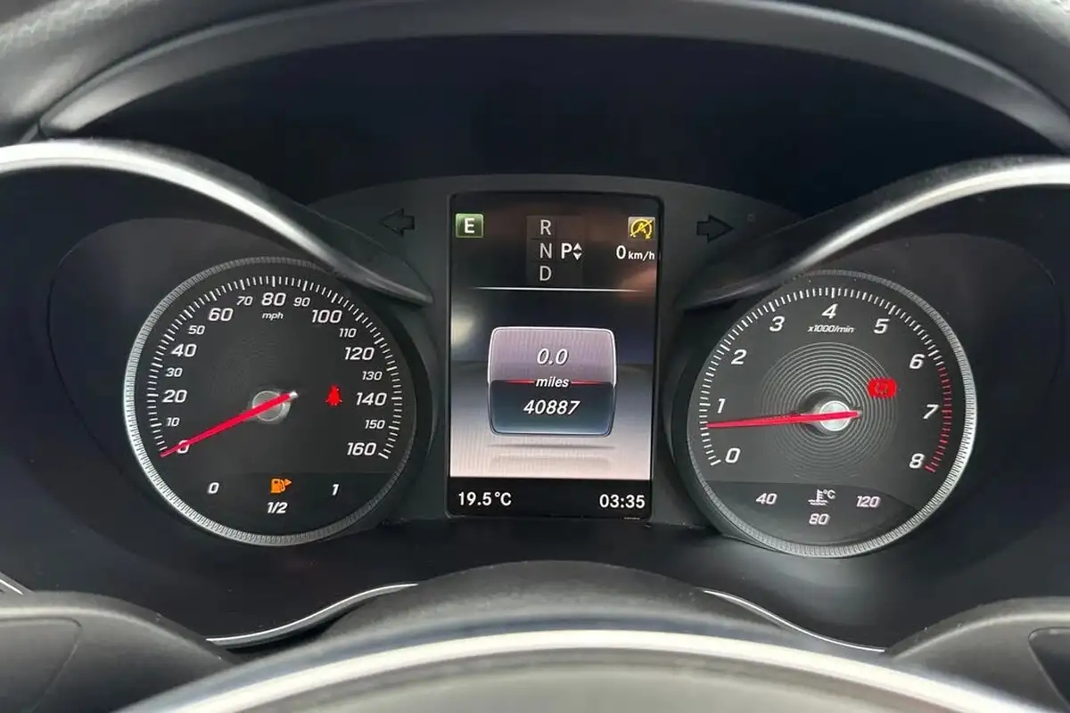 2015-mercedes-benz-c-class-20-c200-amg-line-184ps-ss-saloon-4d-7g-tronic-plus-big-34