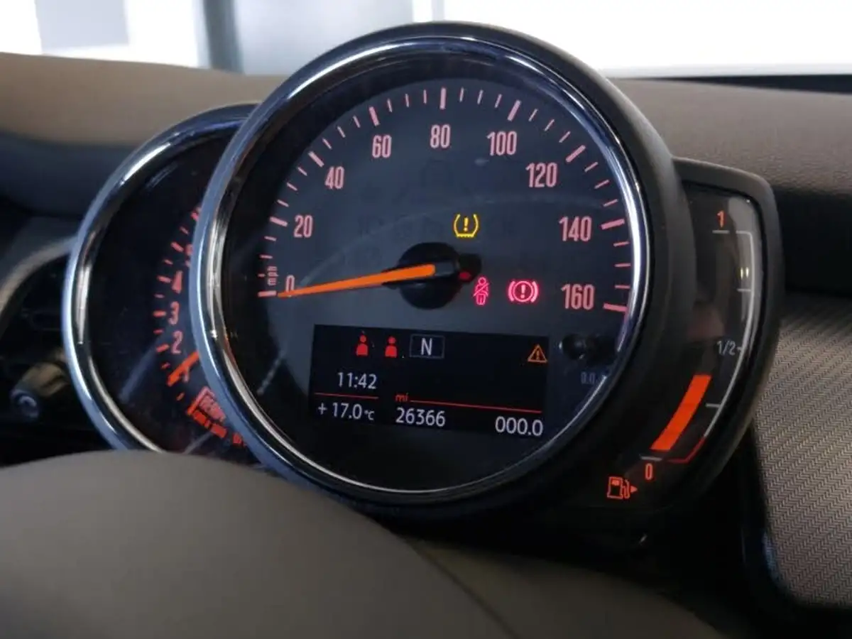 2021-mini-cooper-15-cooper-exclusive-hatchback-3d-big-8