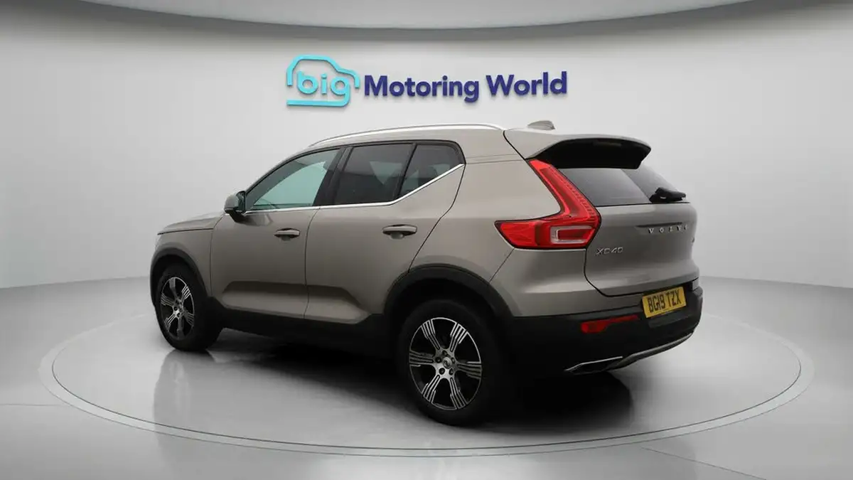 2019-volvo-xc40-20td-d3-inscription-awd-geartronic-big-5