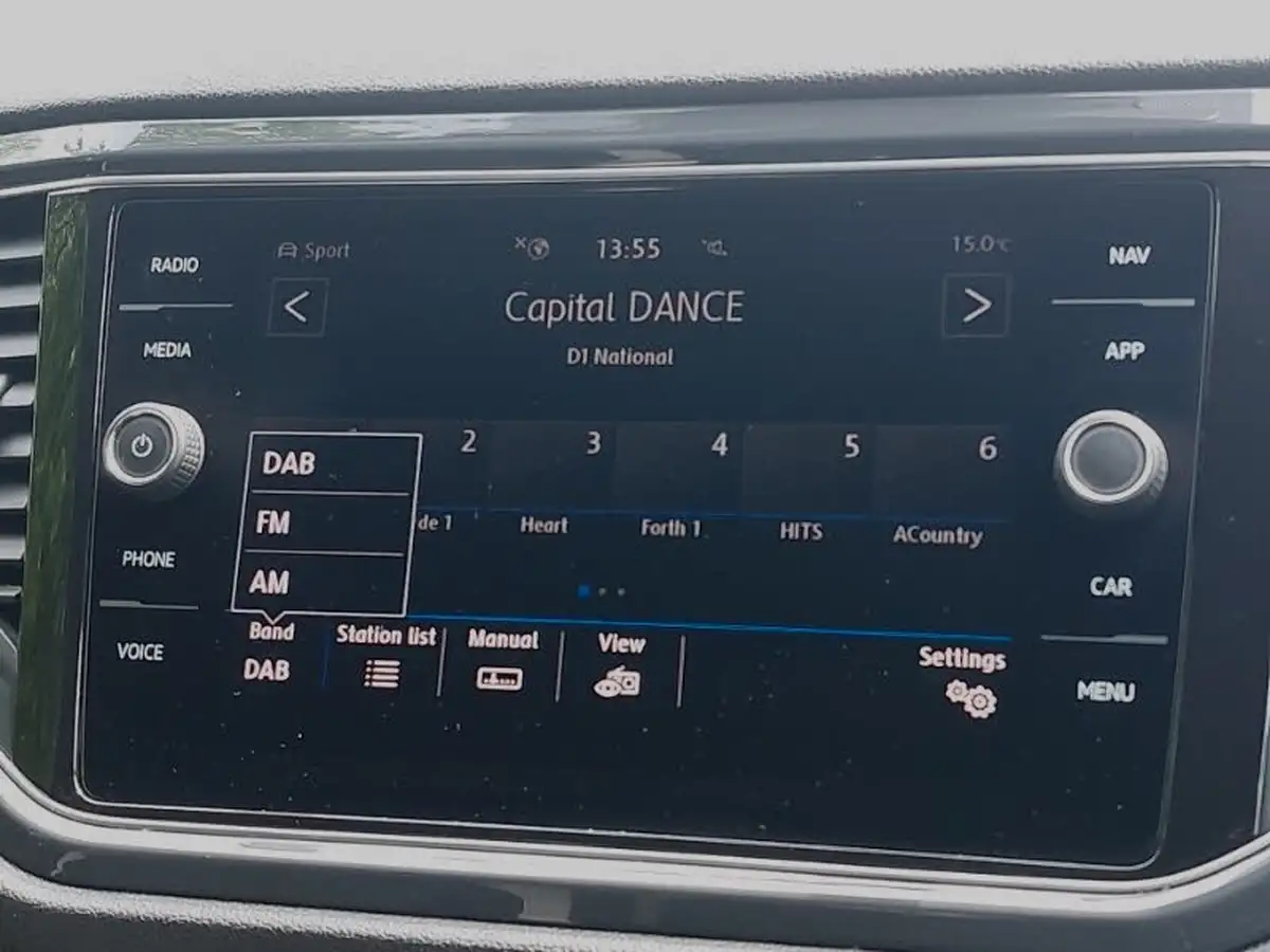 2019-volkswagen-t-roc-16tdi-sel-big-13