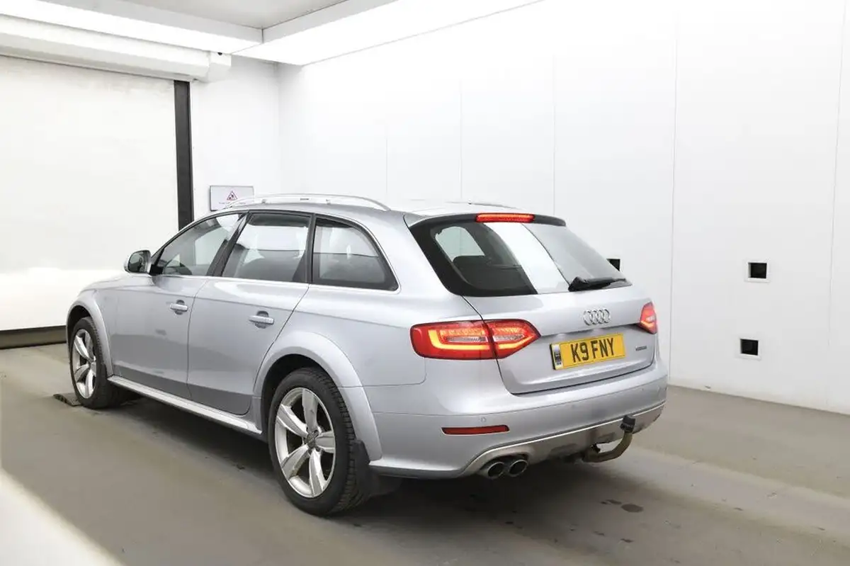 2015-audi-a4-allroad-20td-quattro-s-tronic-big-2