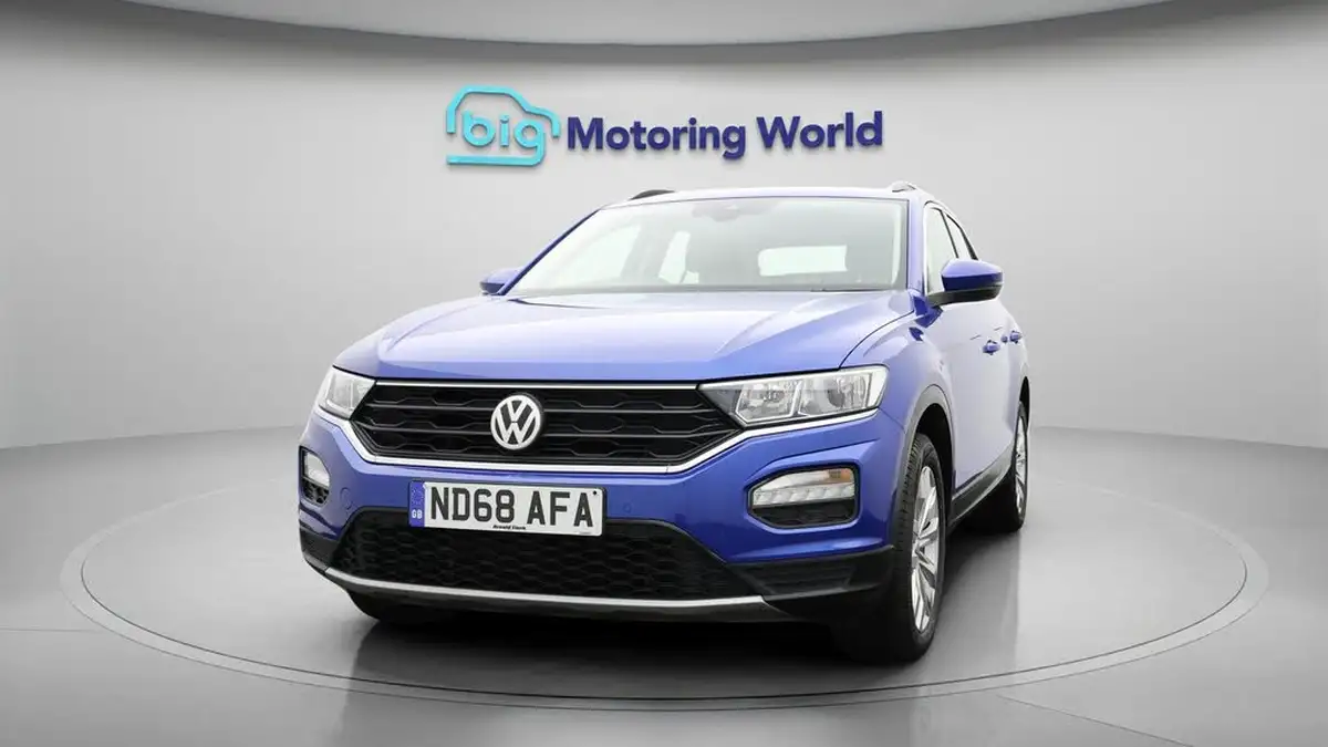 2018-volkswagen-t-roc-10-tsi-se-big-2