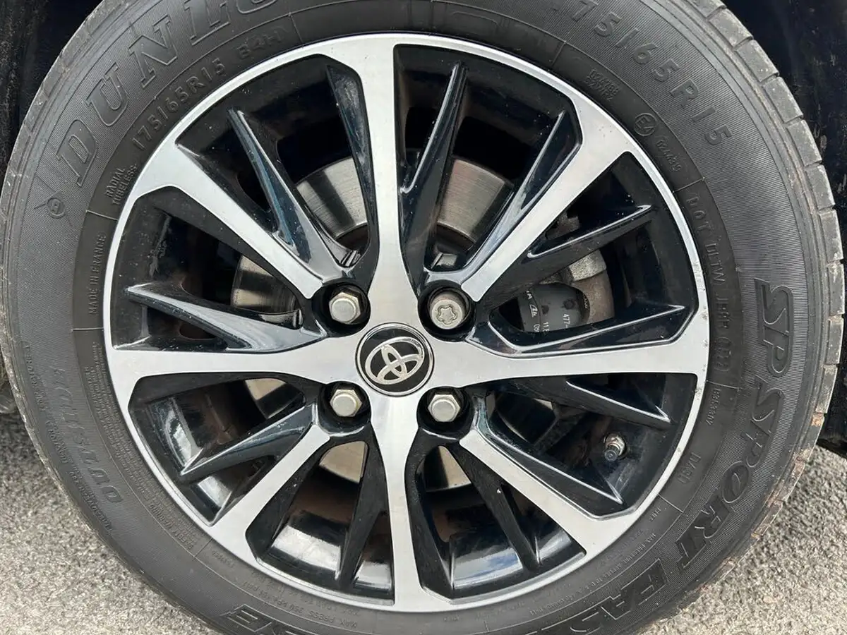 2019-toyota-yaris-15-vvt-i-icon-tech-98bhp-hybrid-1497cc-e-cvt-big-37