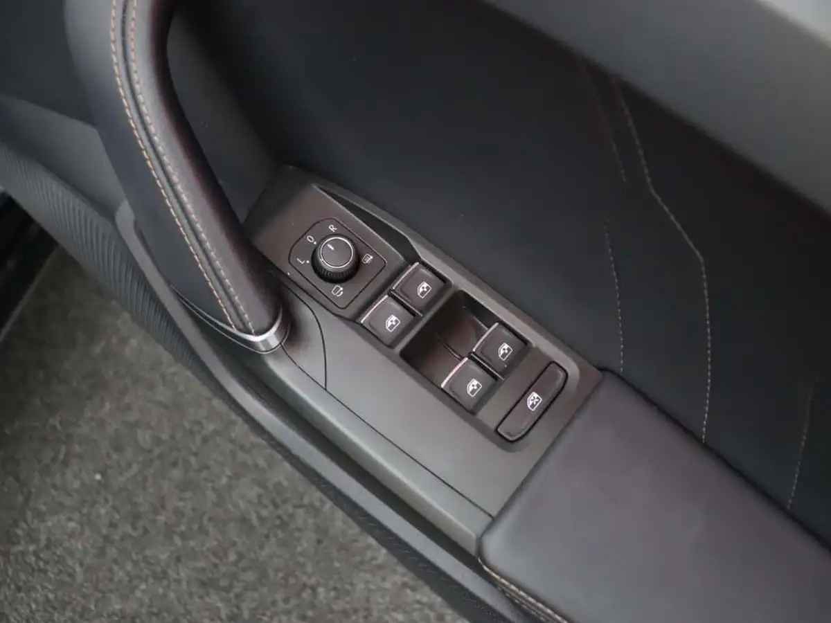 2021-cupra-formentor-14-e-hybrid-v2-big-22