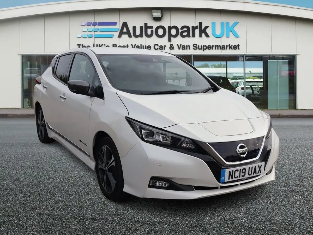2019-nissan-leaf-e-tekna-big-9