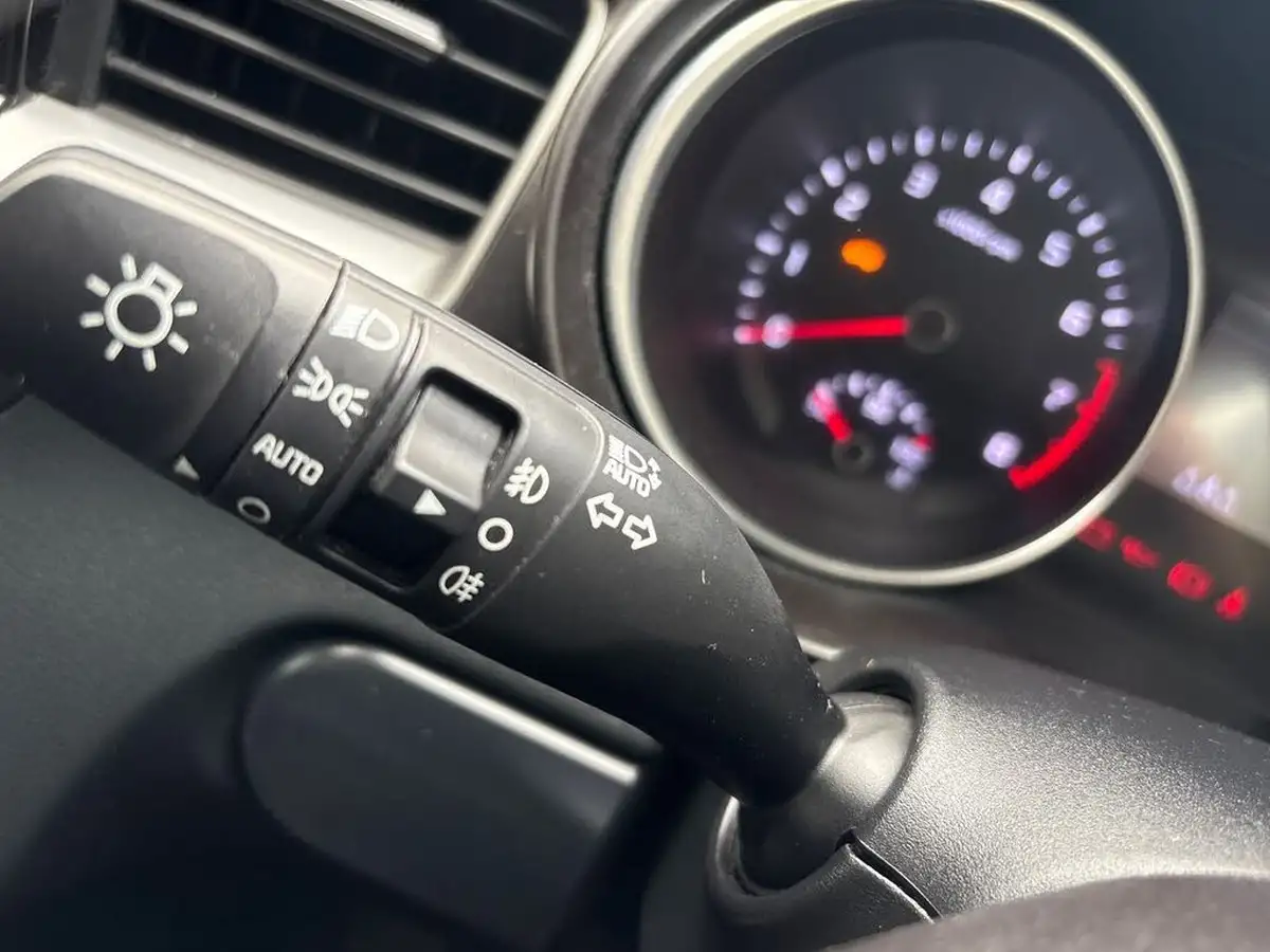 2019-kia-ceed-10-t-gdi-3-sportswagon-big-23