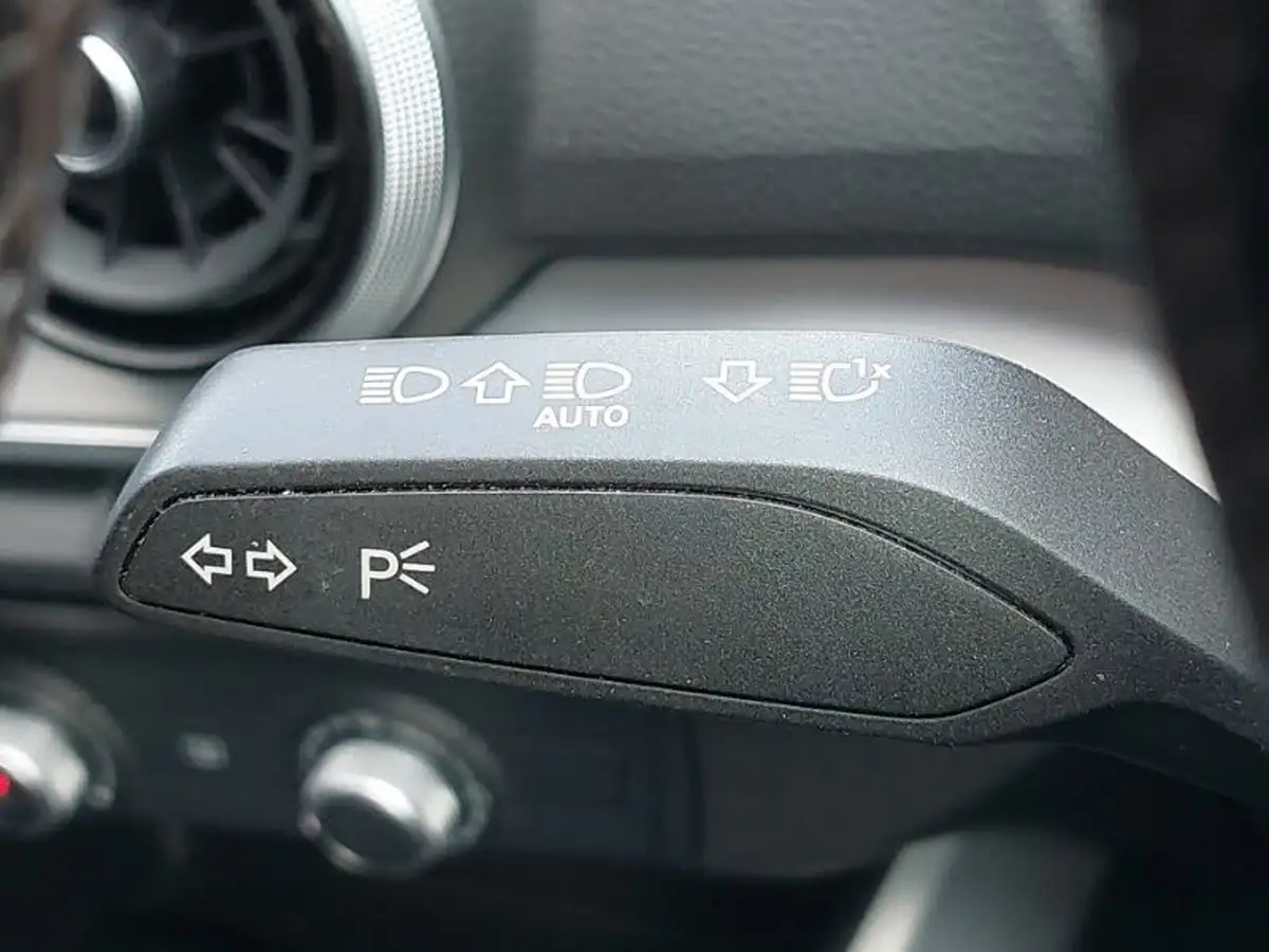 2023-audi-q2-15-35-tfsi-s-line-tronic-big-17