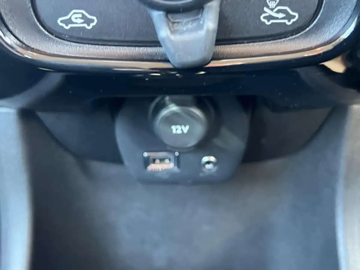2017-citroen-c1-10-vti-airscape-feel-big-25