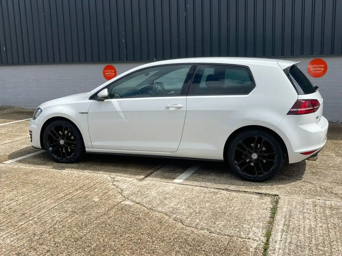 2014-volkswagen-golf-20tdi-gtd-3d-big-73