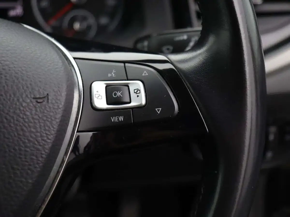 2018-volkswagen-polo-10-se-75ps-big-33