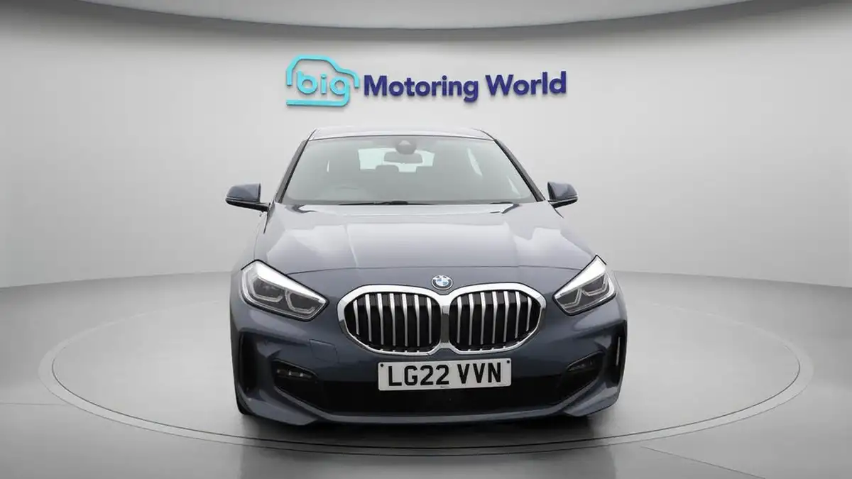 2022-bmw-1-series-15-118i-m-sport-lcp-dct-big-2