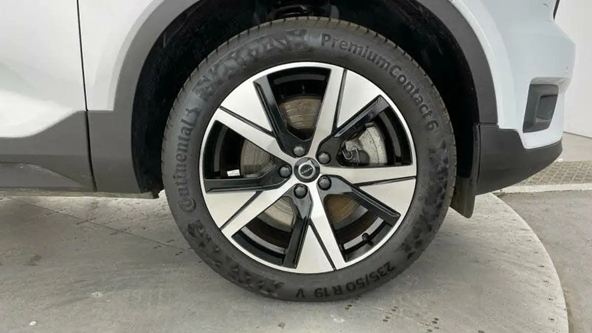 2021-volvo-xc40-15-t5-r-design-262bhp-big-4