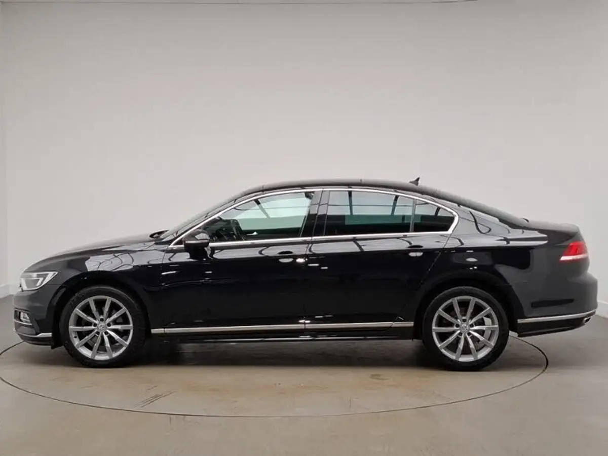 2017-volkswagen-passat-20tdi-r-line-150ps-ss-saloon-4d-dsg-big-3