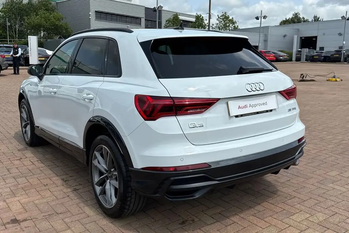2022-audi-q3-15-35-tfsi-black-edition-codcomfort-sound-pack-station-wagon-big-7