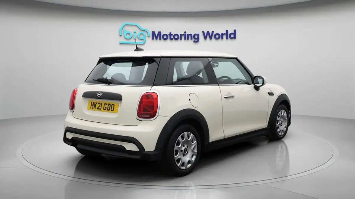 2021-mini-cooper-15-one-classic-3d-big-7