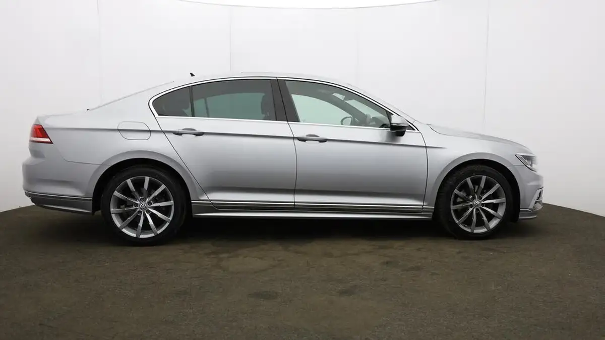2019-volkswagen-passat-20tdi-r-line-150ps-scr-saloon-4d-big-45
