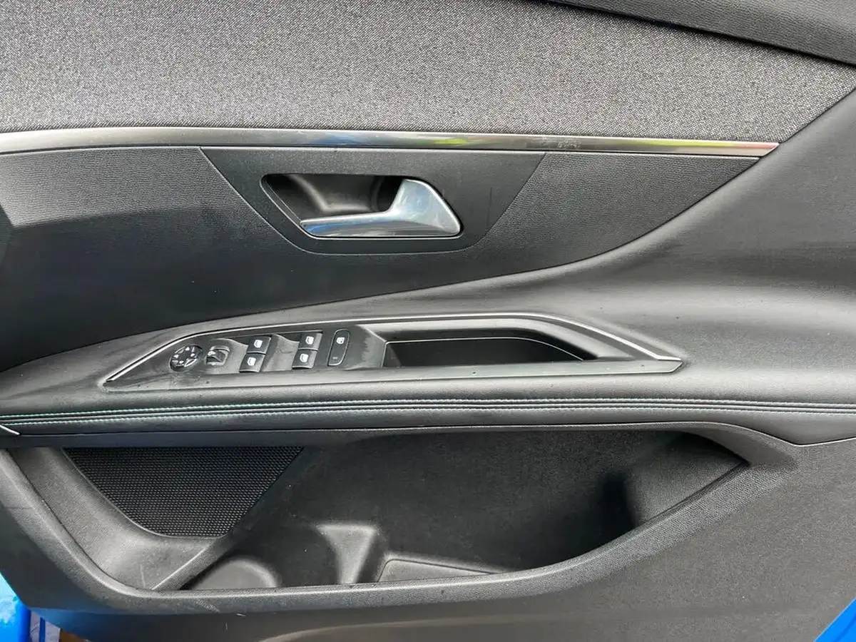 2021-peugeot-3008-suv-12-puretech-allure-premium-big-23