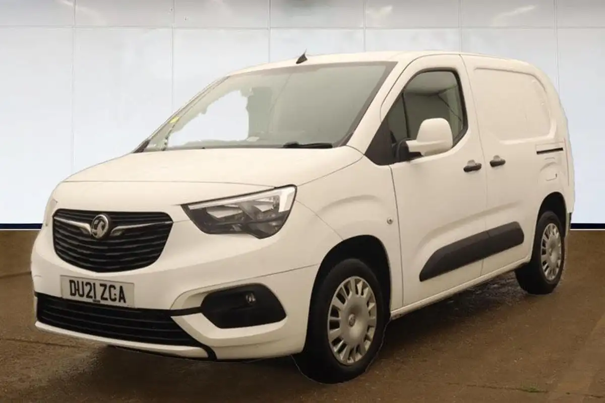 2021-vauxhall-combo-15cdti-sportive-2300-100pseu6dt-l1h1-panel-big-1