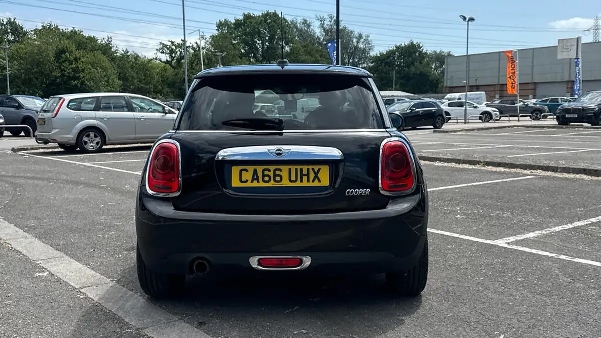 2016-mini-cooper-15-cooper-ss-hatchback-3d-big-8