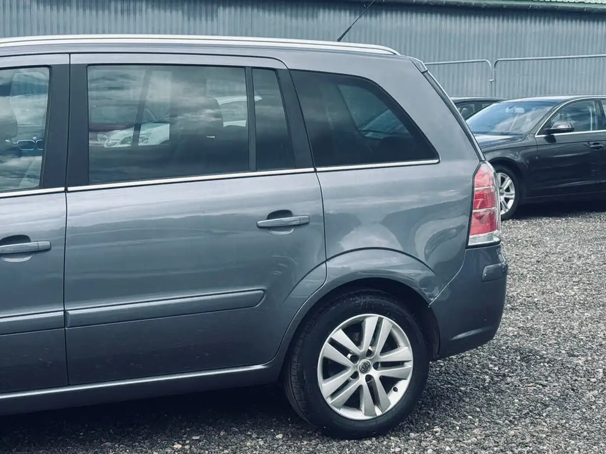 2007-vauxhall-zafira-18-design-easytronic-big-9