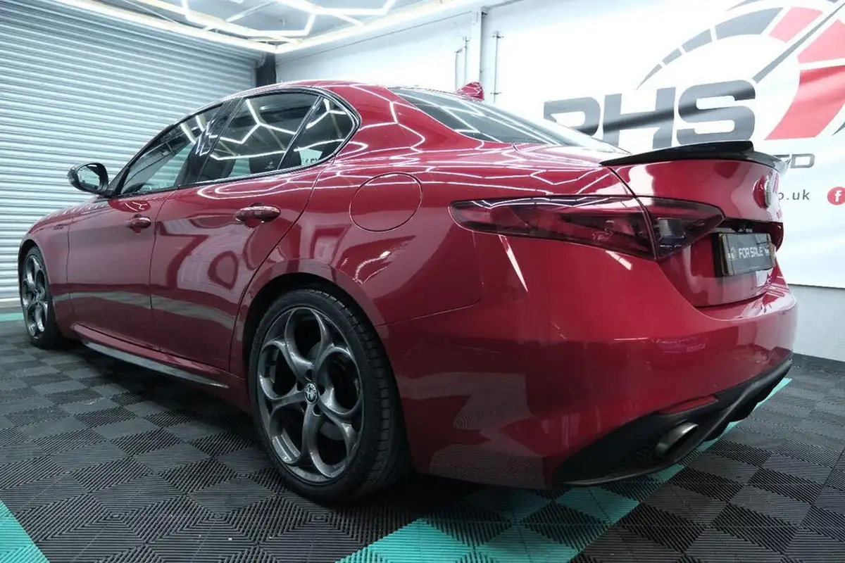 2017-alfa-romeo-giulia-20-veloce-big-9