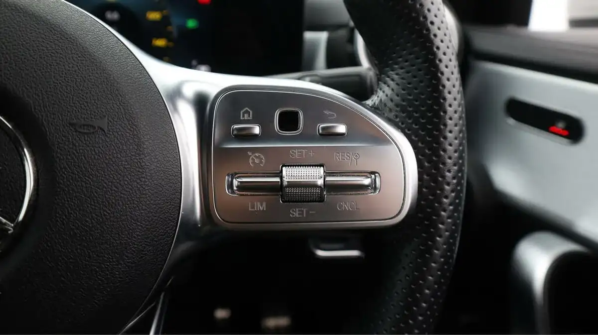 2022-mercedes-benz-cla-13-cla-200-amg-line-coupe-4d-big-24
