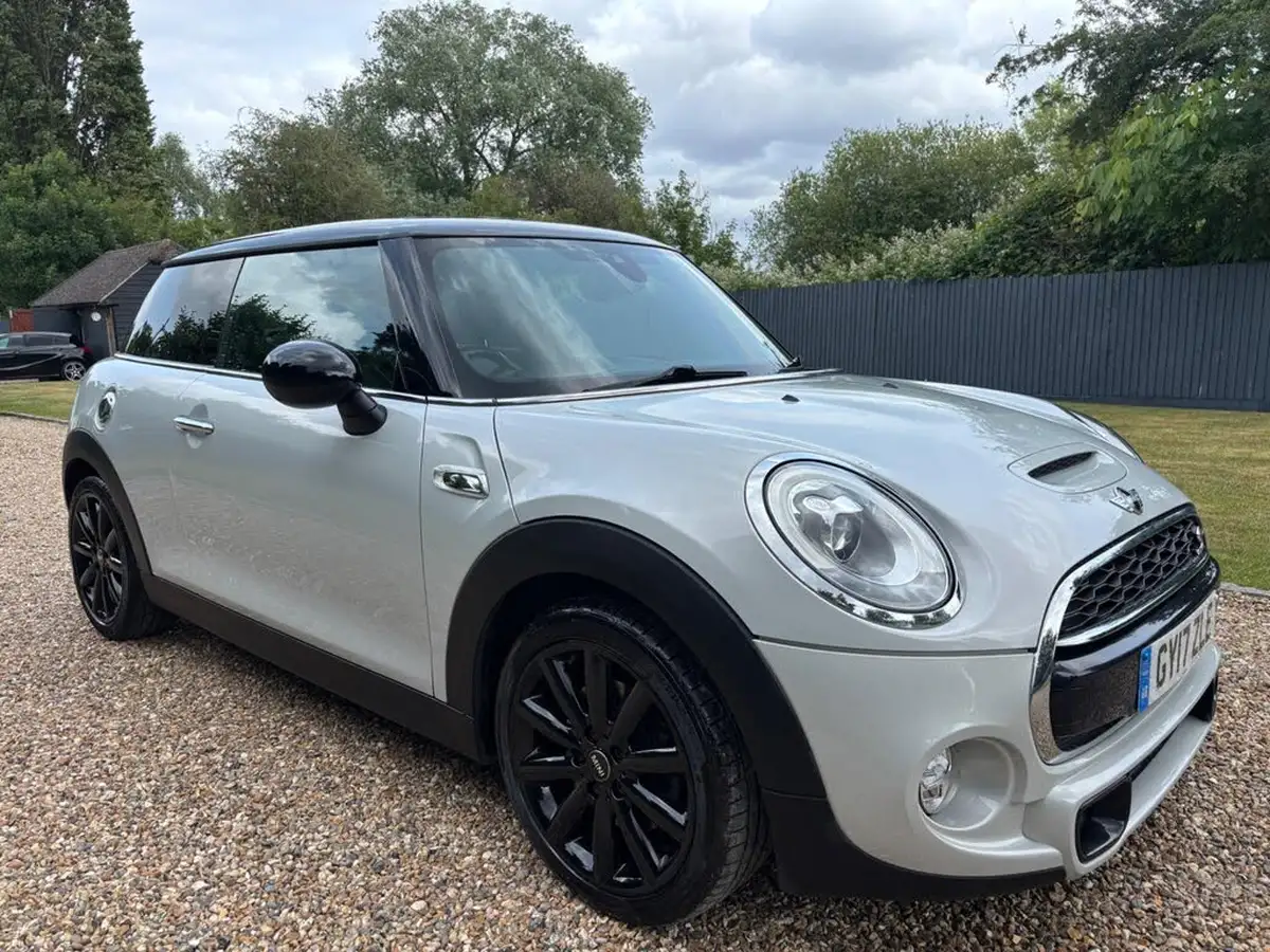 2017-mini-cooper-20-cooper-s-chili-ss-hatchback-3d-big-0