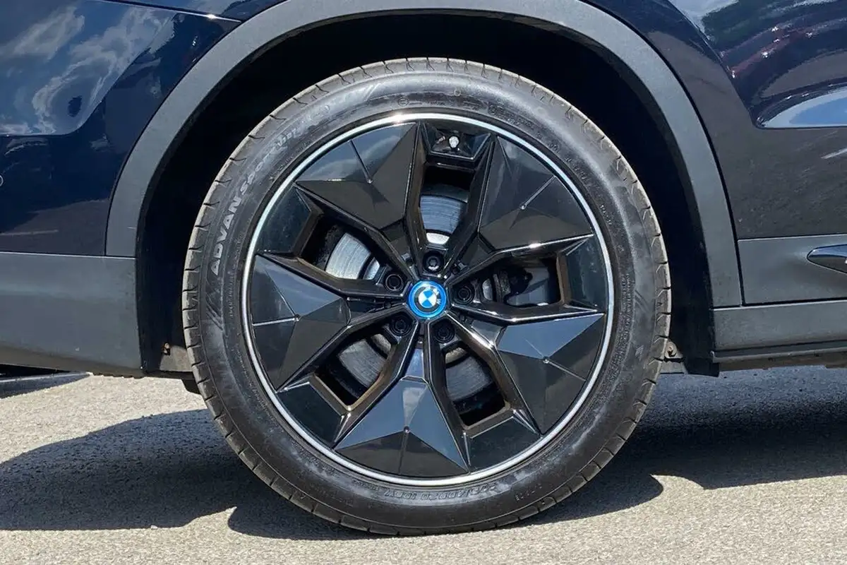 2022-bmw-ix3-e-premier-edition-pro-big-25