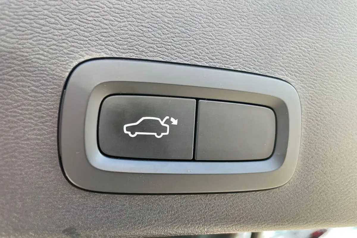 2021-volvo-xc40-15-t5-r-design-pro-258bhp-big-19