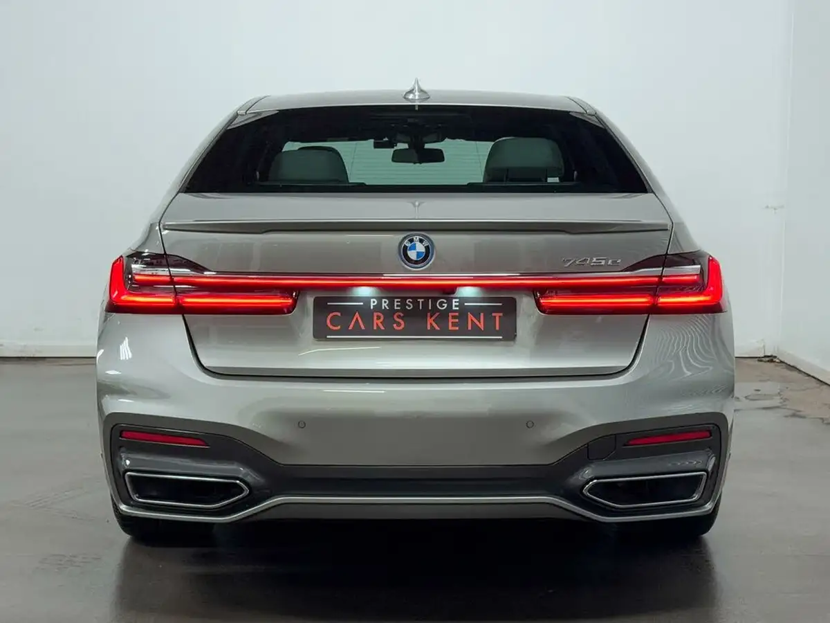 2021-bmw-7-series-30-745e-m-sport-big-5
