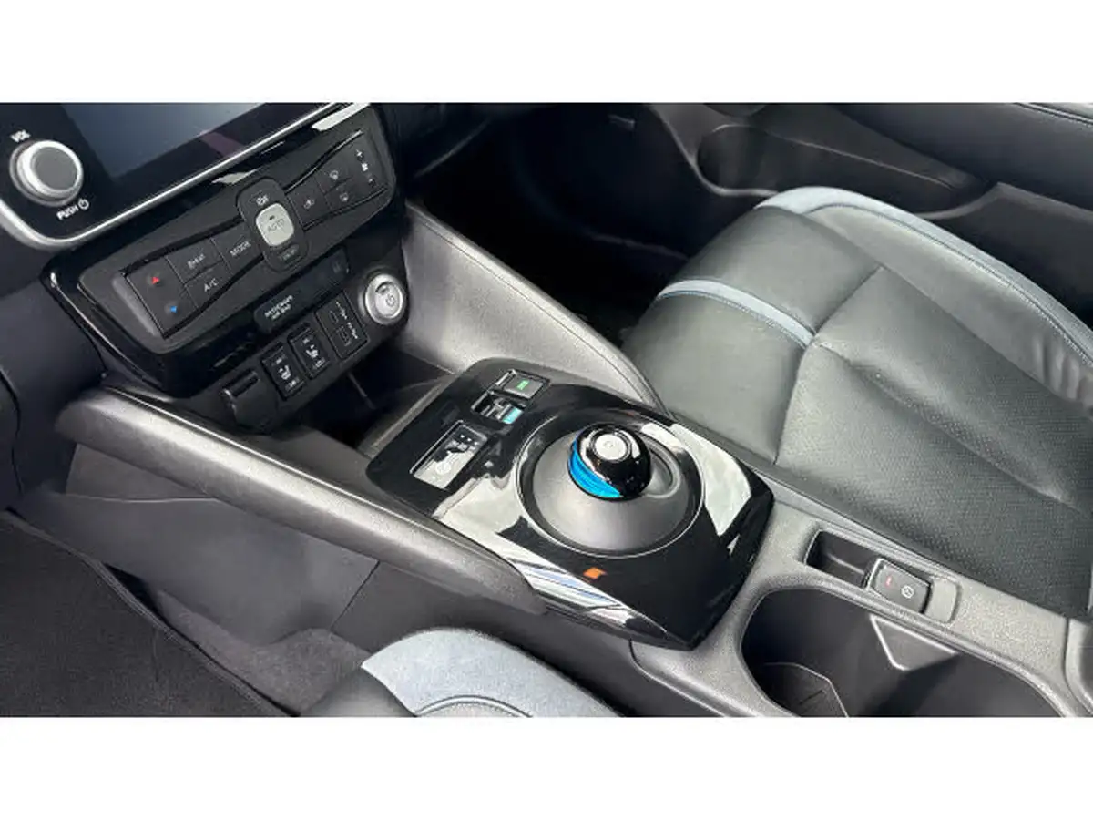 2022-nissan-leaf-e-tekna-big-12