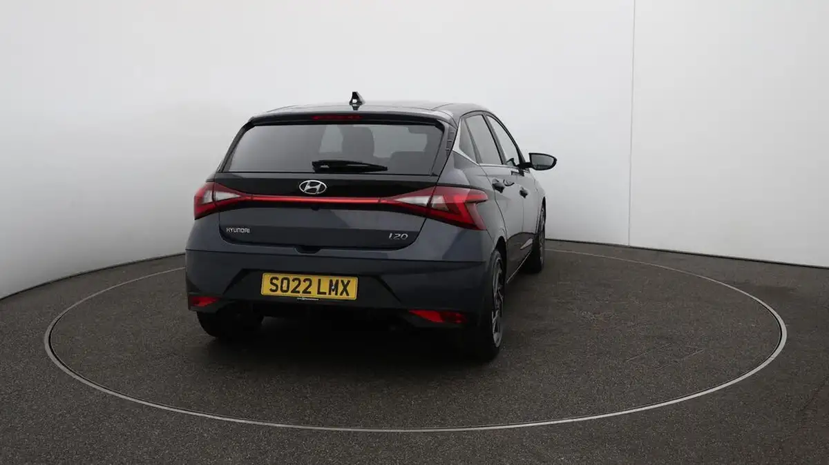 2022-hyundai-i20-10-t-gdi-premium-eclutch-imt-big-58