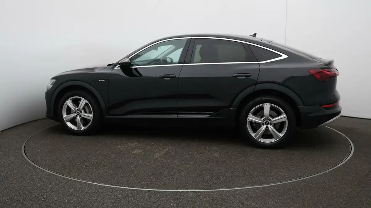 2022-audi-e-tron-50e-technik-sportback-big-59