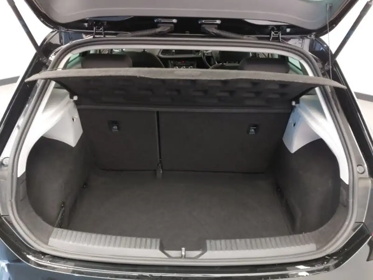 2019-seat-leon-15-tsi-evo-se-dynamic-hatchback-big-7