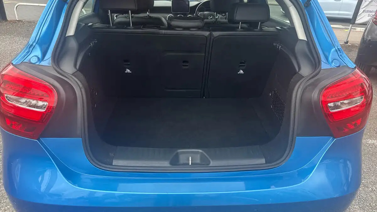 2016-mercedes-benz-a-class-15d-a180d-sport-ss-7g-dct-big-18