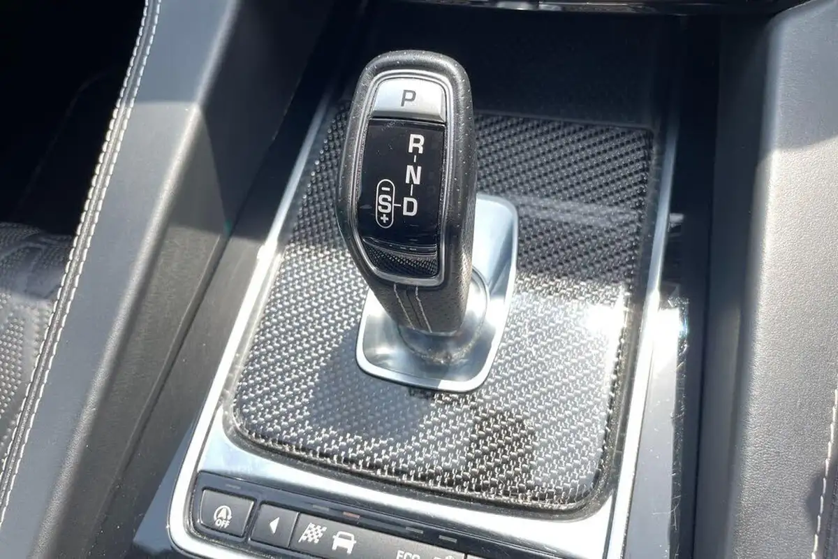 2019-jaguar-f-pace-50-v8-sc-svr-big-43