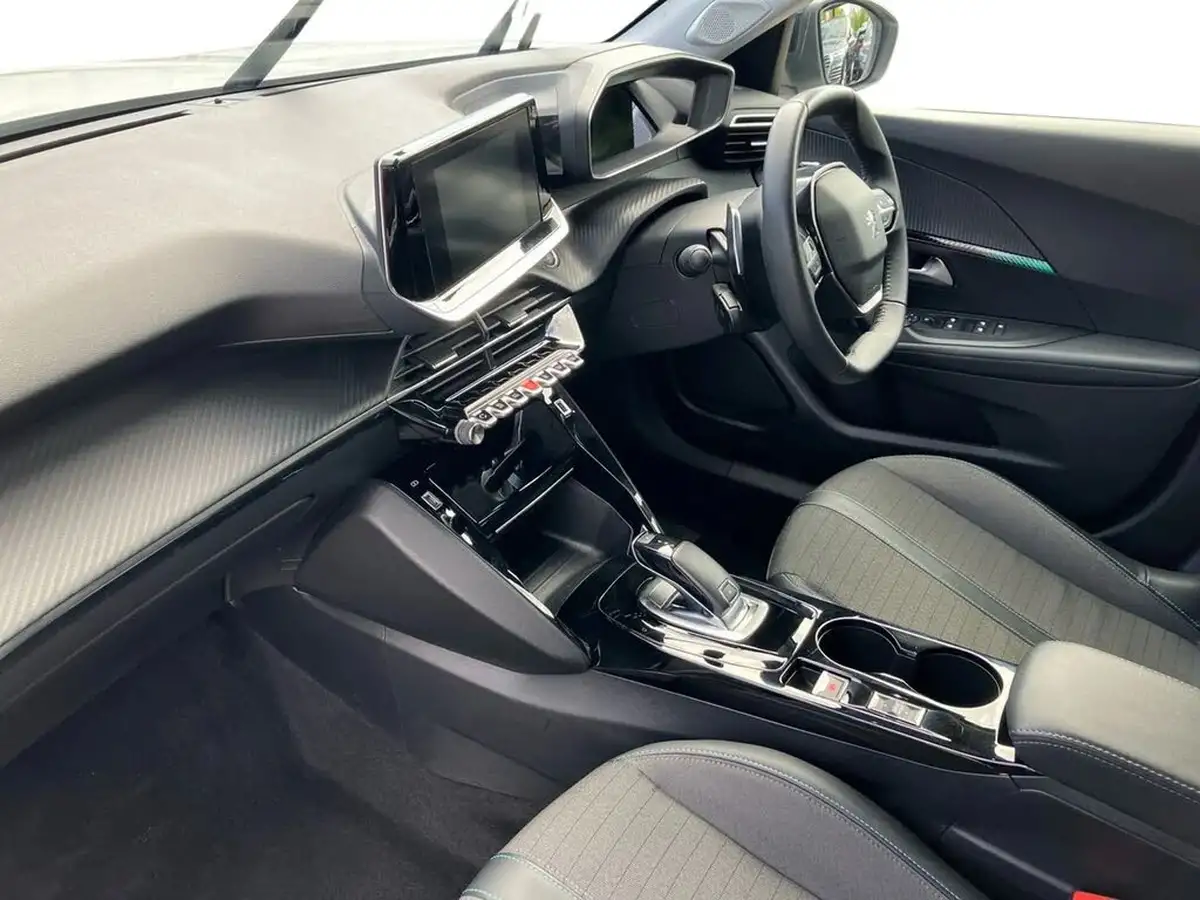 2022-peugeot-2008-suv-12-puretech-allure-premium-130bhp-eat8-big-6