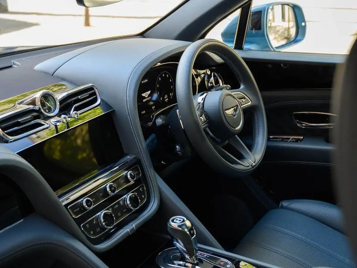 2021-bentley-bentayga-40-v8-big-8