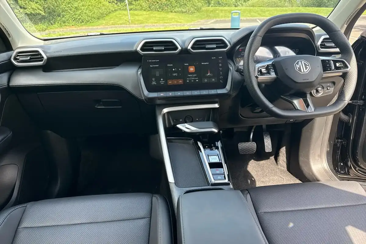 2025-mg-zs-suv-15-trophy-big-2