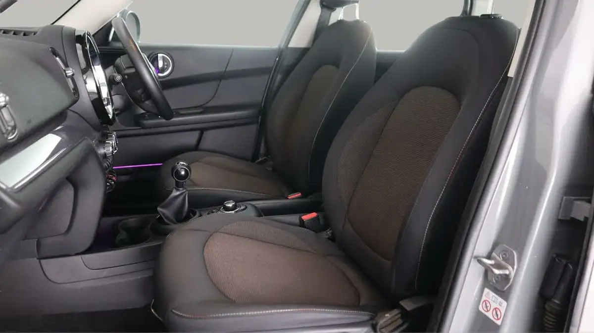 2021-mini-countryman-15-cooper-classic-big-12