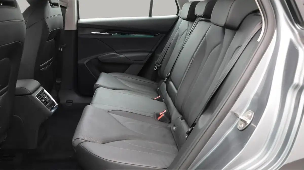 2022-skoda-enyaq-e-60-big-16