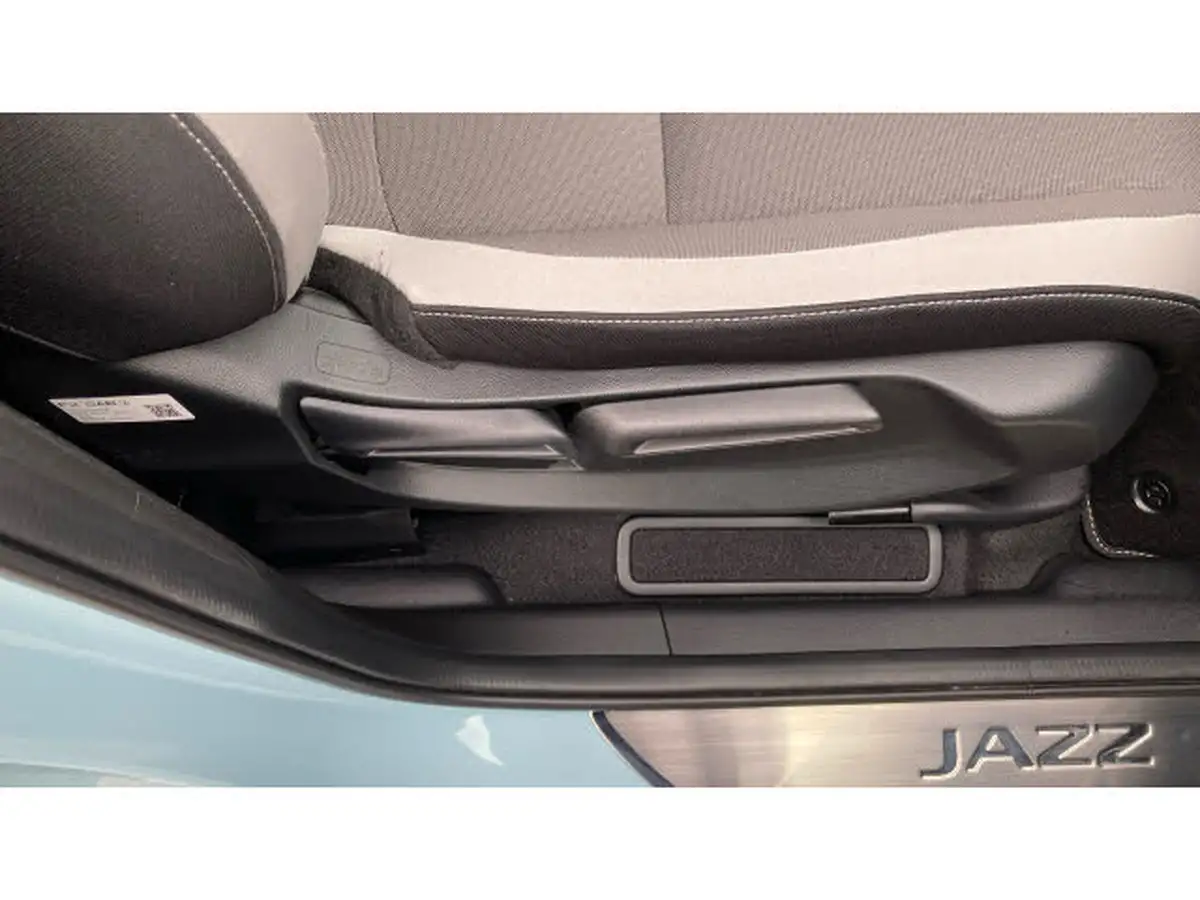 2021-honda-jazz-15-i-mmd-crosstar-ex-109ps-two-tone-big-15
