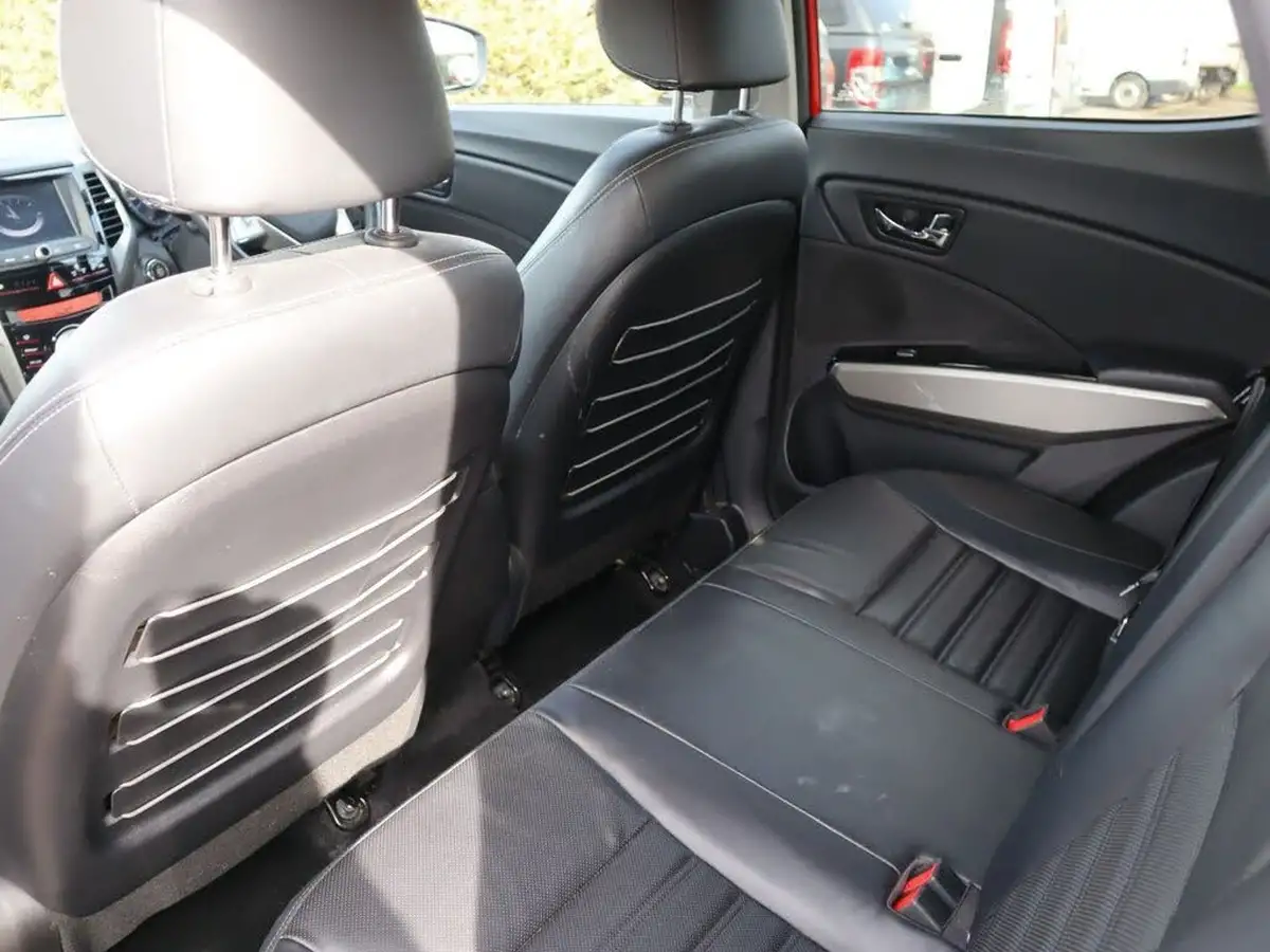 2017-kgm-ssangyong-tivoli-16-elx-big-24